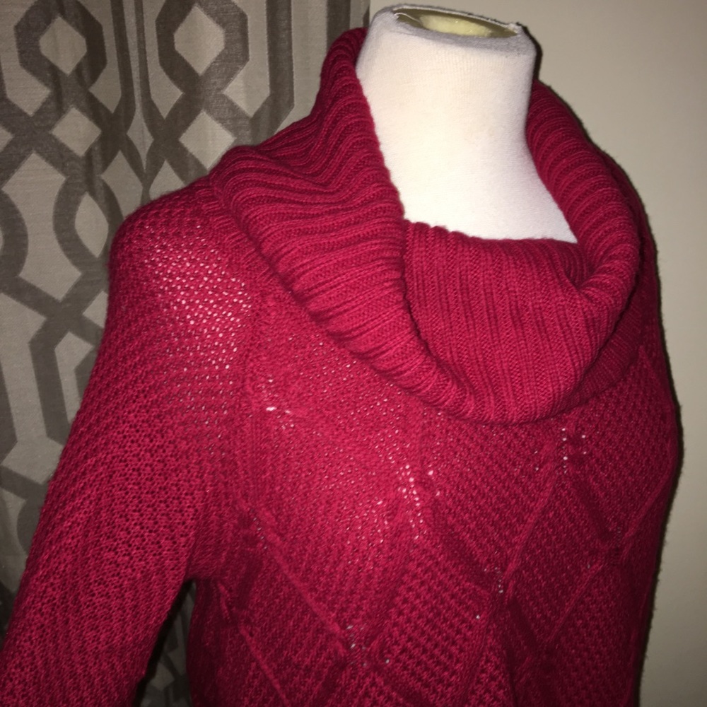 Red sweater - Picture 2 of 3